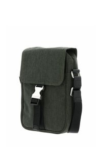 Borsa a tracolla in tessuto verde scuro con chiusura a pattina, hardware in metallo, cinturino regolabile e tasca con zip sul lato.