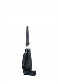 Borsa crossbody in pelle nera slim con tracolla in tessuto regolabile e ganci in metallo argentato, vista laterale su sfondo bianco.