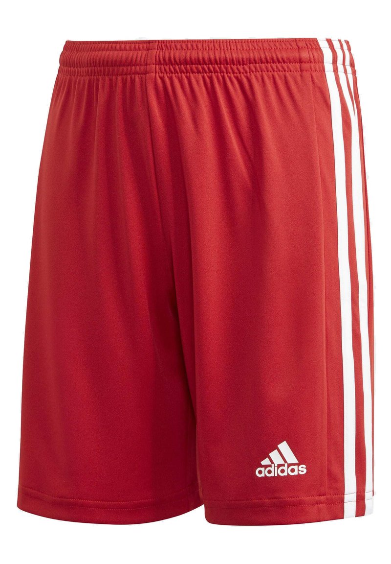 Shorts de sport rouges en matériau lisse, avec des bandes blanches sur les côtés et un logo Adidas en bas à droite. Taille élastique.