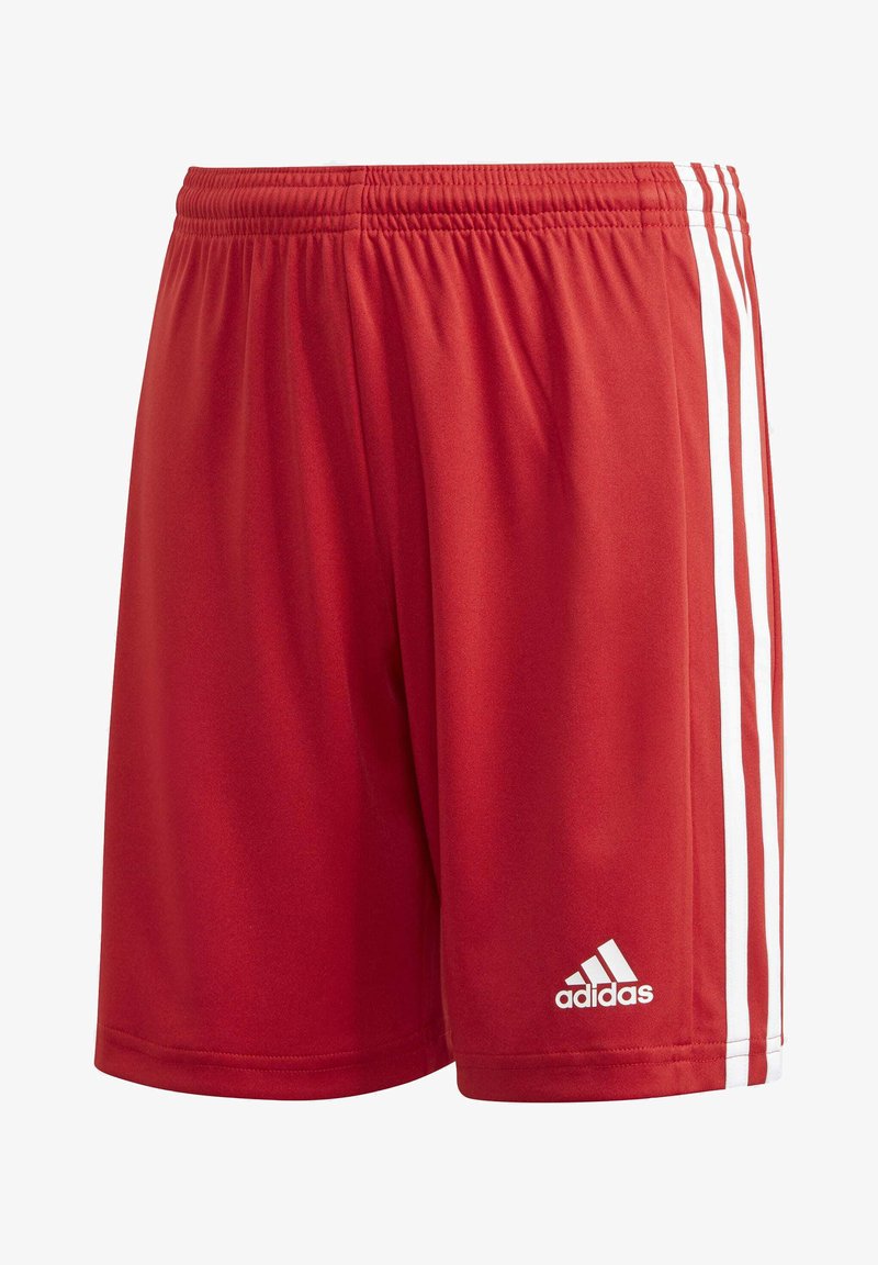 Shorts de sport rouges en matériau lisse, avec des bandes blanches sur les côtés et un logo Adidas en bas à droite. Taille élastique.