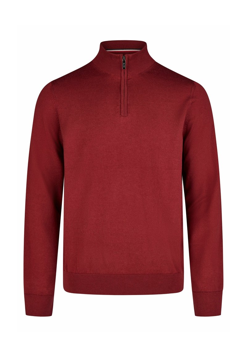 Červený dlouhý svetr s vysokým límcem a čtvrtím zipem vpředu. Měkká pletená textilie a žebrované manžety a lem.