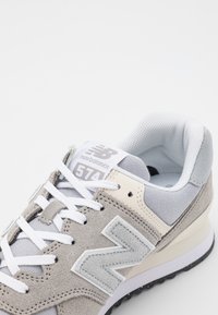 New Balance ML574 UNISEX - Sapatilhas - grey