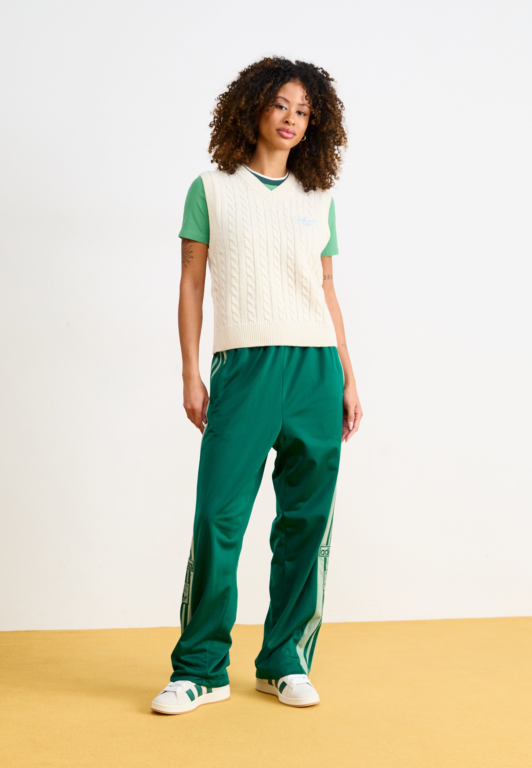 スタースポーティージップアップ　ホワイト ギャル 00s fairy grung adidas Originals CAMPUS 00 - Sneakers laag - crystal white/core