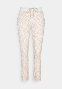 Geselecteerd, nougat zebra