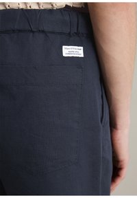 Thumbnail Image 4