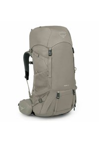 Beige Osprey Renn 65 rugzak met een ronde bovenkant, mesh zijvakken, verstelbare schouderbanden en meerdere gespen voor veilige opslag.