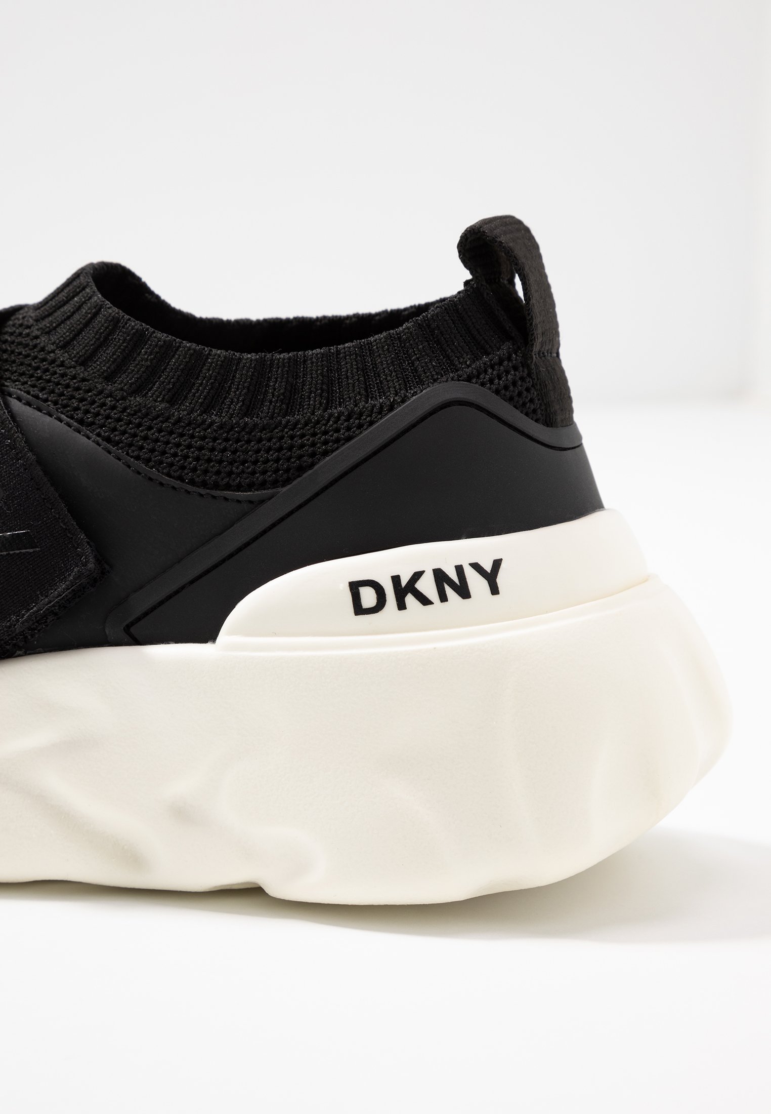 dkny clara sneakers