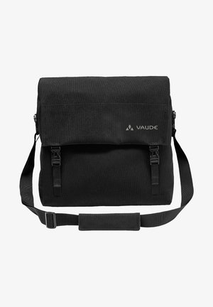Borsa a tracolla nera con pattina ripiegabile, realizzata in tessuto resistente, dotata di spallacci regolabili, dettagli con logo e due chiusure a fibbia.