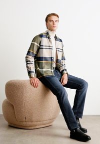 Barbour ICELOCH TAILORED TARTAN SHIRT - Ing - forest mist