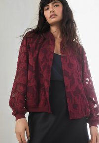 Next Bomber bunda - berry red