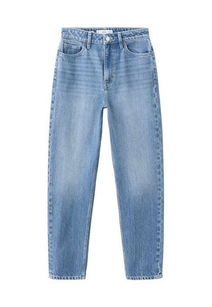Lichtblauwe jeans met hoge taille en rechte pijpen, met knoop en rits aan de voorkant, riemlussen en een vijf-zakkenontwerp op een witte achtergrond.