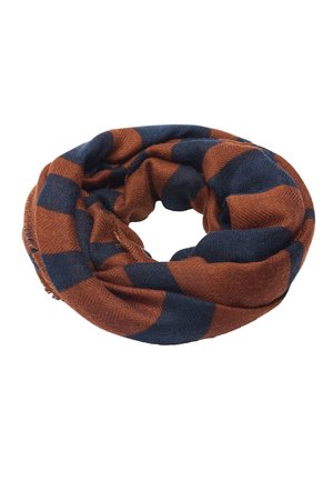 Miękki szalik typu infinity z szerokimi poziomymi paskami w kolorze rdzawego pomarańczu i ciemnego granatowego, ułożony w okrągłą pętlę.