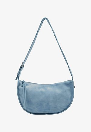 Hellblaue Wildleder-Schultertasche mit geflochtenem, verstellbarem Riemen und Reißverschluss, abgerundete rechteckige Form.