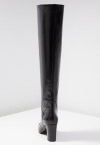 L’Autre Chose Botas mosqueteras - black