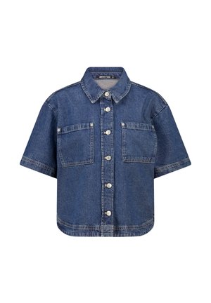 Kortgebreide blauwe denimjack met twee voorzakken, knoopsluiting en een kraag. Kenmerkende stiksels langs de naden.