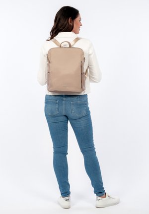 LARISSA - Tagesrucksack - taupe