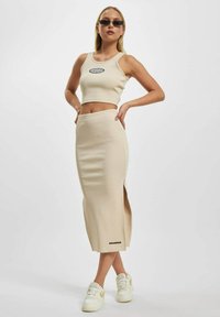 Rocawear MIDI - Ceruzaszoknya - beige
