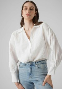 Unselected, bright white