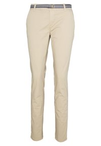 Pantalon chino beige à coupe droite, confectionné en coton doux. Il est doté d'une ceinture rayée bleu et blanc. Design minimaliste, sans motifs supplémentaires.