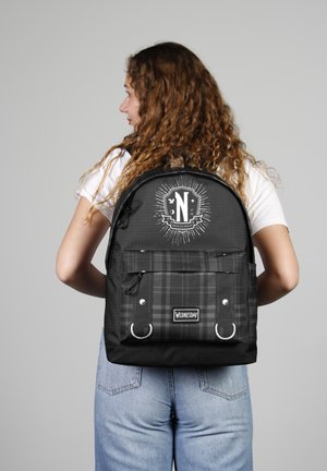 Karactermania WEDNESDAY HIGH SCHOOL - Tagesrucksack - black