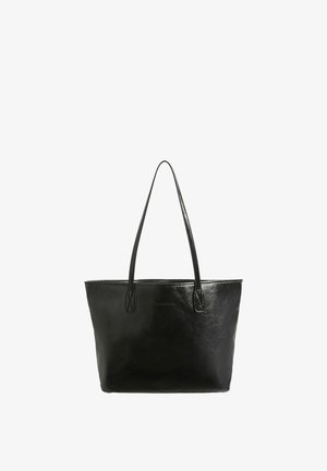 Juodas odinis tote krepšys su lygiu paviršiumi, dviem ilgomis rankenomis ir atvira viršūne. Sukurtas minimalistinio dizaino, be matomų detalių ar raštų.