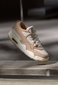 AIR JORDAN 4 RM - Tenisky - hemp/light orewood brown/sail