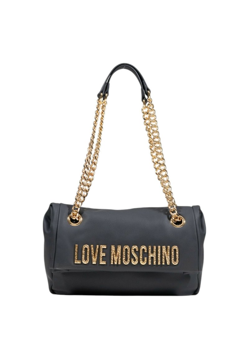 Borsa a tracolla in finta pelle nera con accenti in catena dorata e la scritta "LOVE MOSCHINO" in lettere dorate sulla parte anteriore. Forma strutturata e tondeggiante.