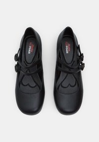 Bata Balerinke s trakom oko gležnja - nero
