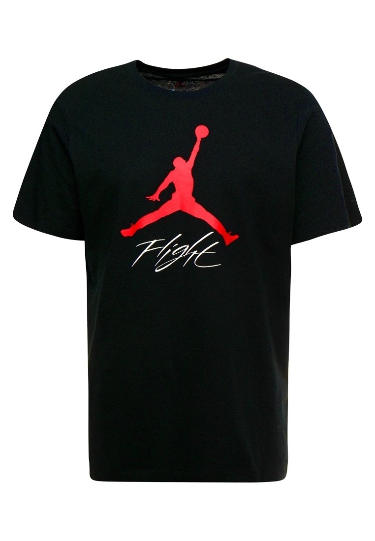 Černé bavlněné tričko s velkým červeným logem Jumpman a bílým nápisem "Flight" napsaným skriptovým písmem na přední straně. Krátké rukávy, kulatý výstřih.