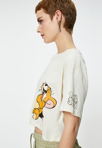 Koton TOM AND JERRY - Camiseta estampada - beige