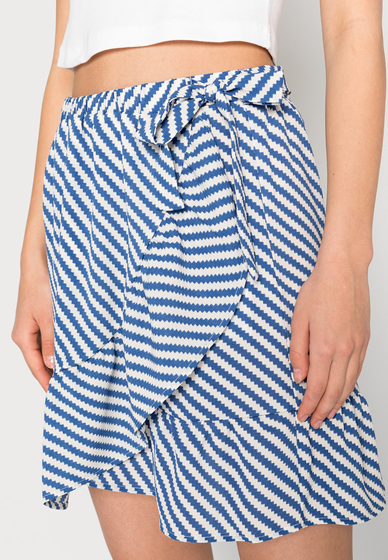 ONLNOVA LUX MERLE SHORT SKIRT
