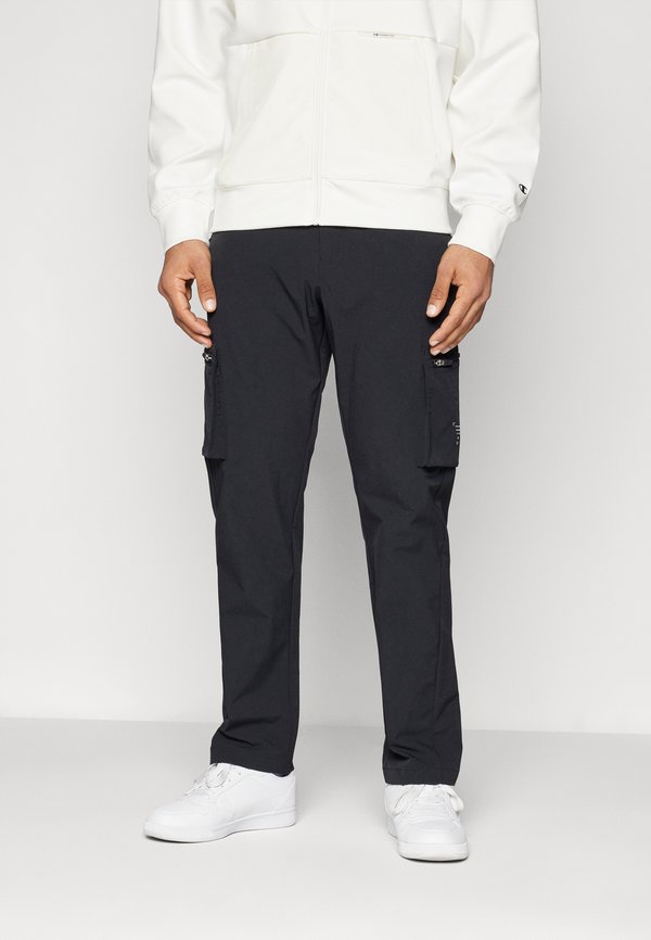 C-TECH CARGO PANTS - Trousers