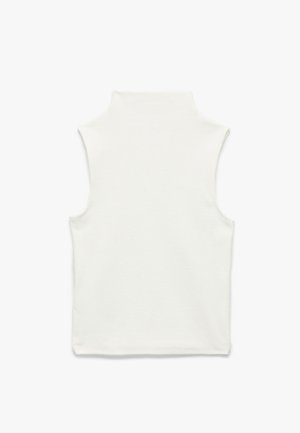 Hvid ærmeløs turtleneck-top lavet af et blødt, glat stof med en tætsiddende silhuet og høj halsudskæring, der har rene syninger.