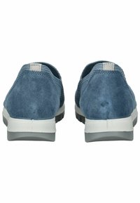 Scarpe blu in pelle scamosciata con tacco testurizzato e suola in gomma bianca. Presentano pannelli elastici laterali per una facile calzata e un design minimale.