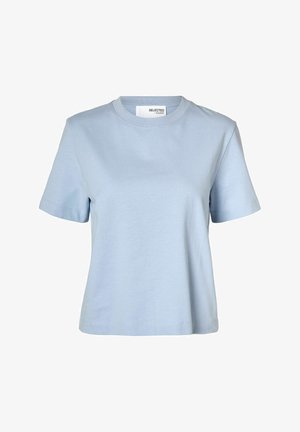 Heled sinine lühikeste varrukatega T-särk, mis on valmistatud pehmest kangast, ümmarguse kaelusega ja kastikujulise lõikega, ilma graafiliste mustrite või kaunistusteta.