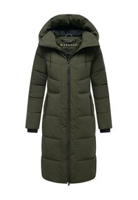 Manteau rembourré vert olive avec capuche, doté d'une fermeture éclair sur toute la longueur, de deux poches latérales et d'un design matelassé texturé.