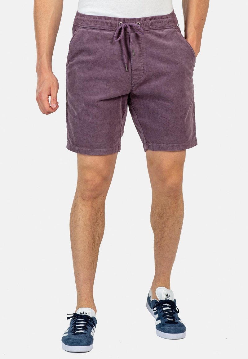 Bermudas de corduroy moradas para hombre con cintura elástica y cordón ajustable, con bolsillos laterales y corte recto.