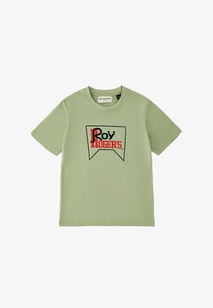 T-shirt verde chiaro a maniche corte con girocollo, con logo "Roy Roger's" nero e rosso all'interno di una sagoma a bandiera con contorno nero sul petto.
