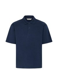 Polo bleu marine à manches courtes en coton, avec col, patte de boutonnage à trois boutons, sans motifs ni logos visibles.