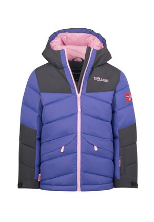 Lila Pufferjacke mit grauen Akzenten, pinkem Innenfutter, Reißverschluss und zwei Reißverschlusstaschen. Merkmale sind eine verstellbare Kapuze und strukturierte Ärmel.