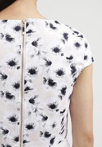 mint&berry Vardagsklänning - nude