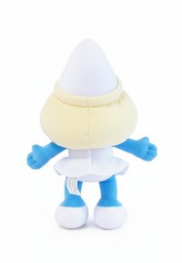 Pluche pop met een ronde gele kop, blauwe armen en een witte jurk. Puntige witte hoed bovenop; zachte textuur; achterkant laat het label zien.