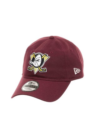 Maroon baseball cap made of fabric, featuring an embroidered logo with a duck and crossed hockey sticks. Adjustable strap at the back.