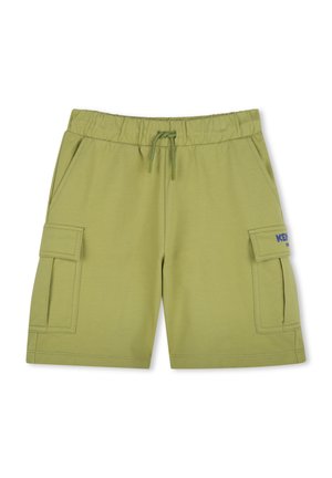 Shorts cargo verts clairs en tissu doux, dotés d'une taille élastique, d'un cordon de serrage et de deux poches latérales avec rabat.