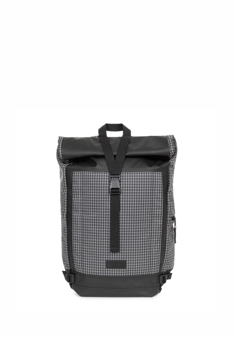 Sac à dos noir et gris avec un motif à carreaux, fermeture roll-top, bretelles réglables et poche zippée sur le côté. Matériau durable et résistant aux intempéries.