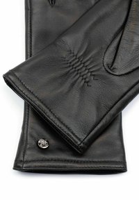 Schwarze Lederhandschuhe mit glatter Textur, geraffter Naht am Handgelenk und einem kleinen silbernen Druckknopfdetail.