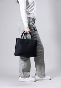 Picard FANTASTIC - Borsa a mano - schwarz