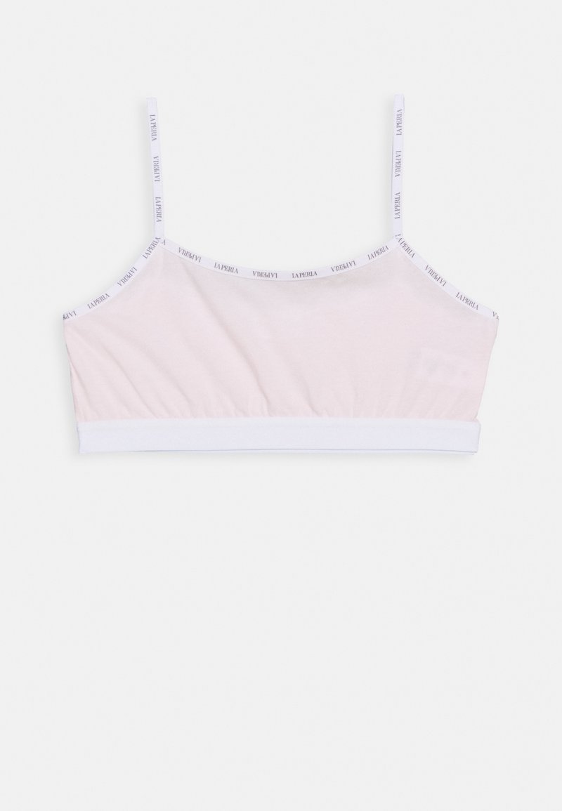 Bralette rosa claro com alças finas e faixa branca, apresentando uma impressão de logótipo ao longo da alça. Feita de um tecido macio e elástico.