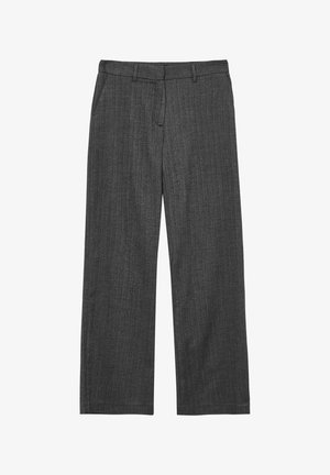 Un pantalon large gris en tissu texturé avec de subtils rayures, doté de poches avant et d'une ceinture lisse.