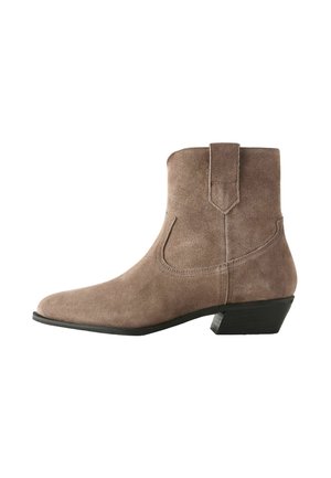 Next, FOREVER COMFORT® WESTERN STYLE BOOTS - Kovbojská/motorkárska členková čižma - new mink brown